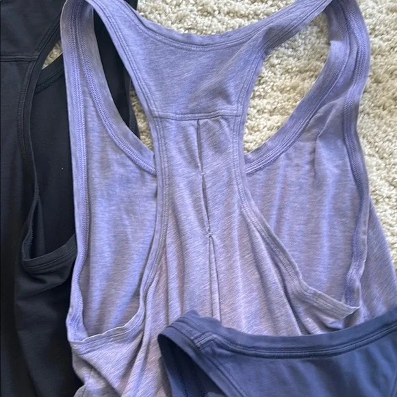 Lululemon lot of 4 Love tanks - Picture 5 of 6
